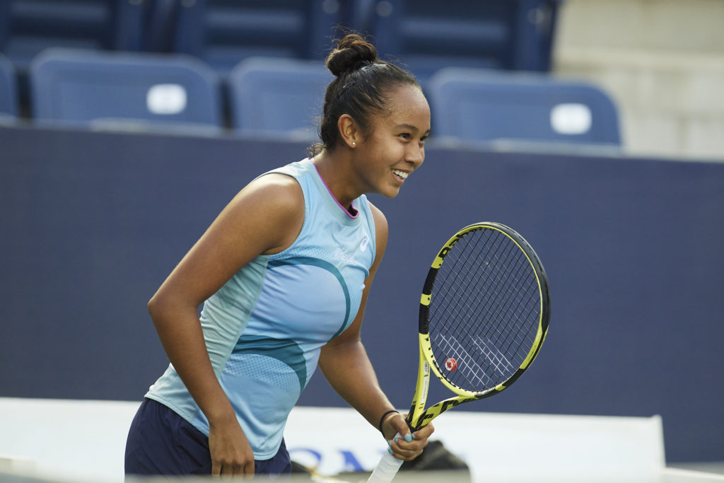 leylah fernandez smiles after winning the monterrey open