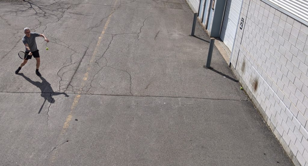 Paul Rivard se pratique face au mur