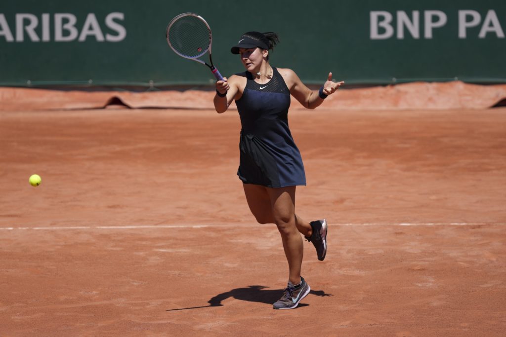 bianca elegante forehand