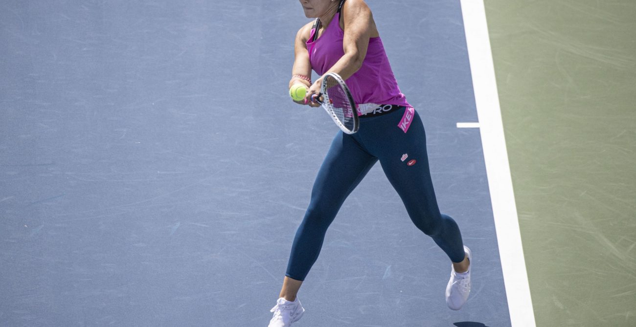 Bianca Andreescu at a practice in action