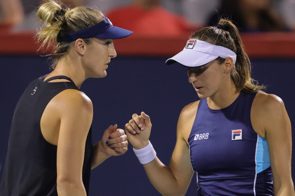 Dabrowski regroups with partner Luisa Stefani