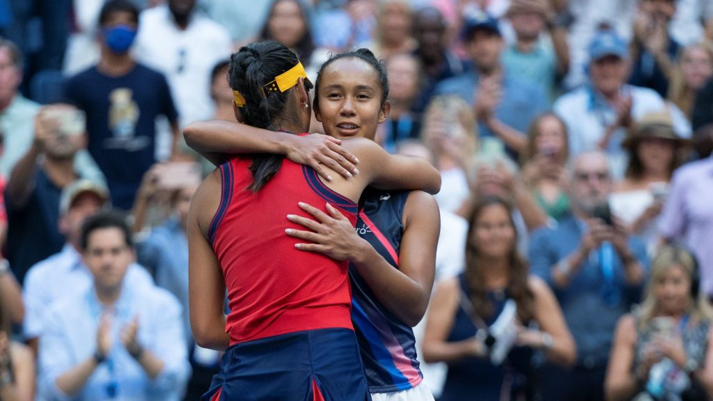 Fernandez and Raducanu hug after final us open
