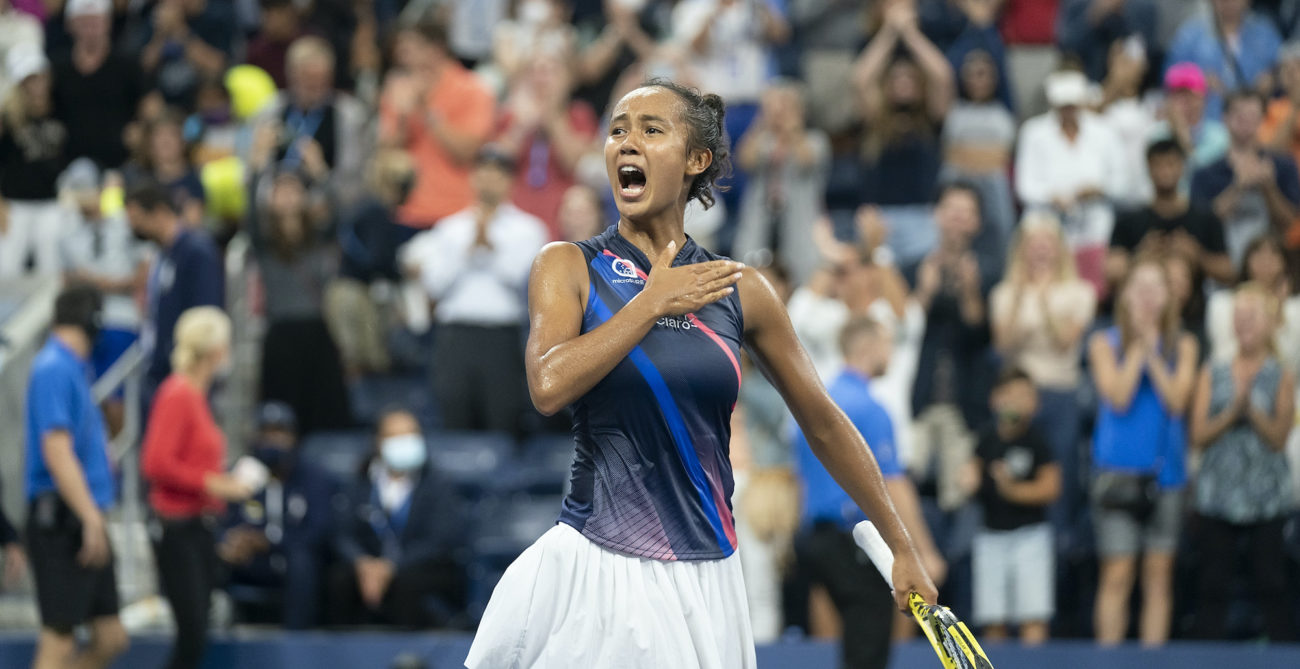 Leylah Fernandez pumps her chest in victory