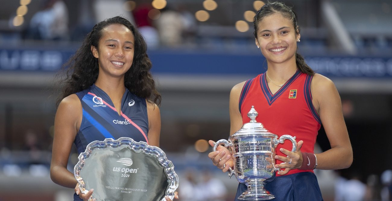 Leylah Fernandez with her runners-up trophy from the 2021 US Open final