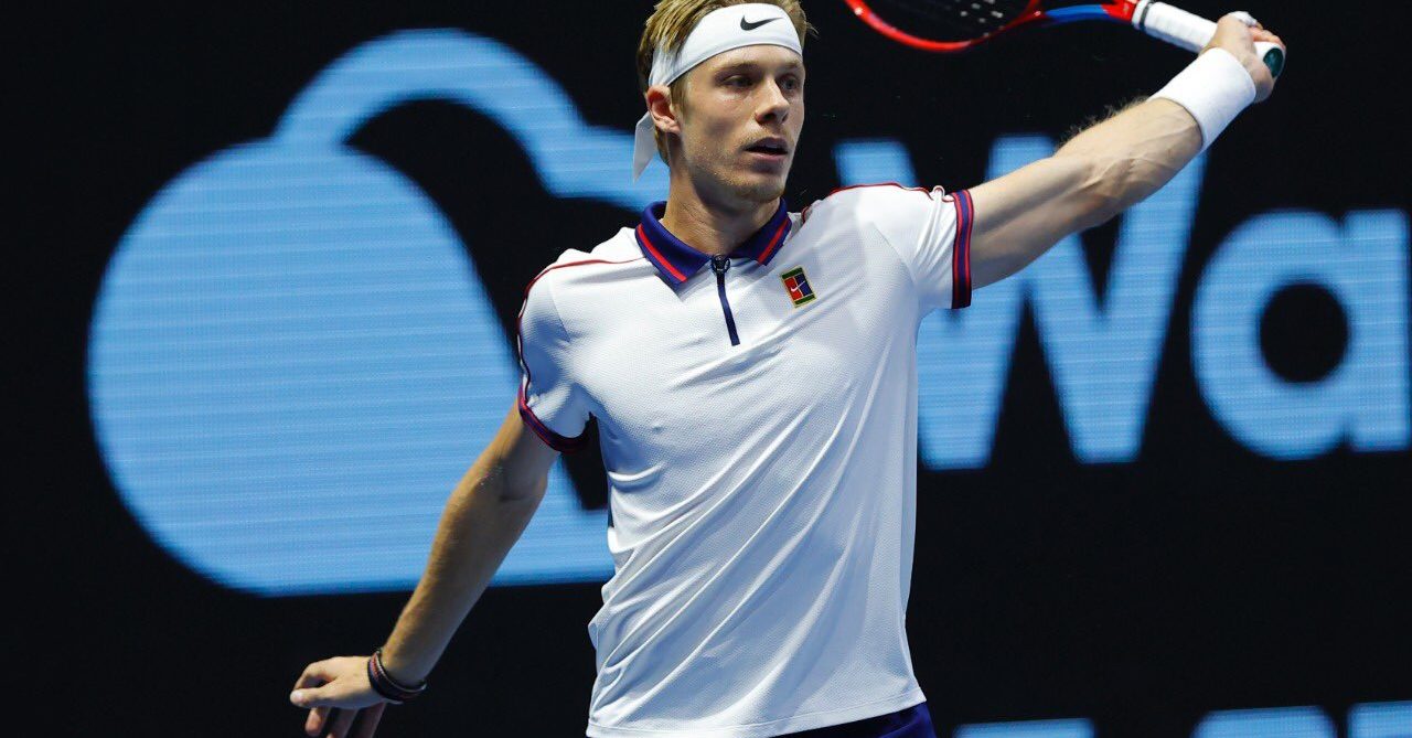 Denis Shapovalov hits a backhand at the 2021 St Petersburg Open
