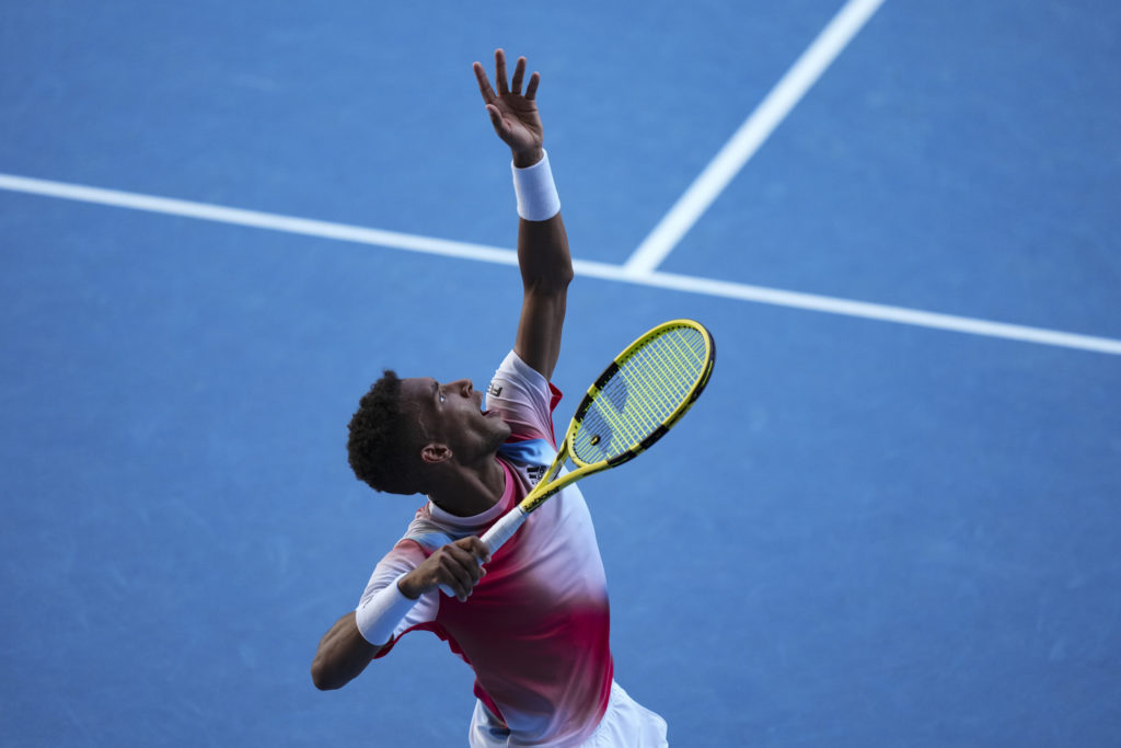 Felix auger-aliassime serving australian open 2022