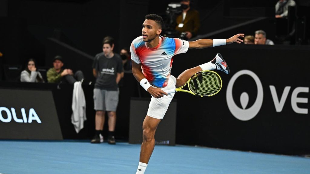 Felix Auger-Aliassime serves Marseille 2022