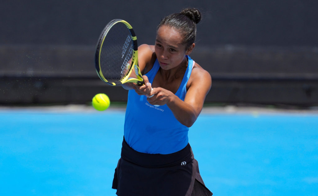 Leylah Fernandez hits a backhand.