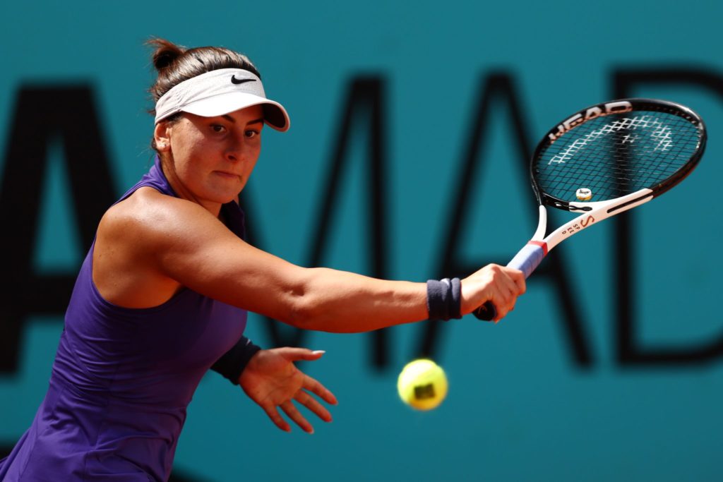 Bianca Andreescu hits a slice backhand.