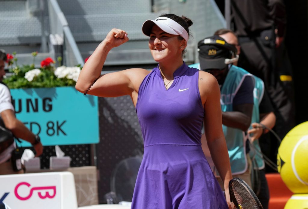 Bianca Andreescu pumps her first.