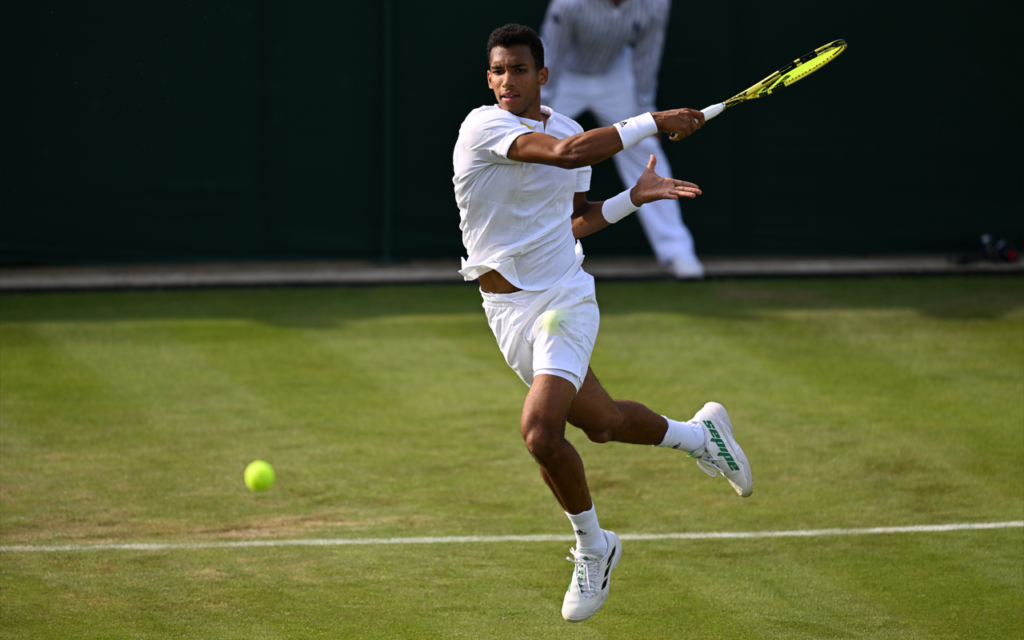 auger-aliassime finishes forehand wimbledon
