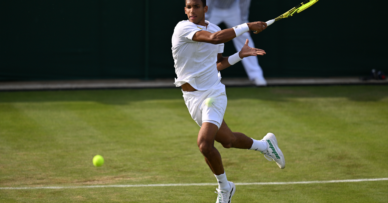 auger-aliassime finishes forehand wimbledon