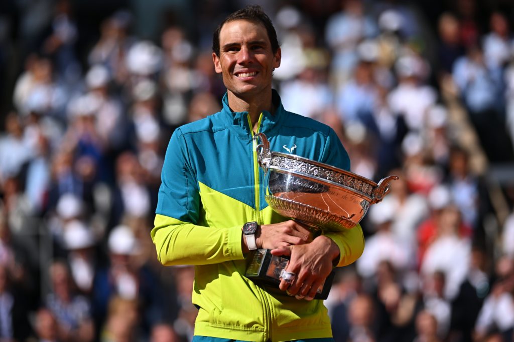 Rafael Nadal holds the Roland-Garros trophy.