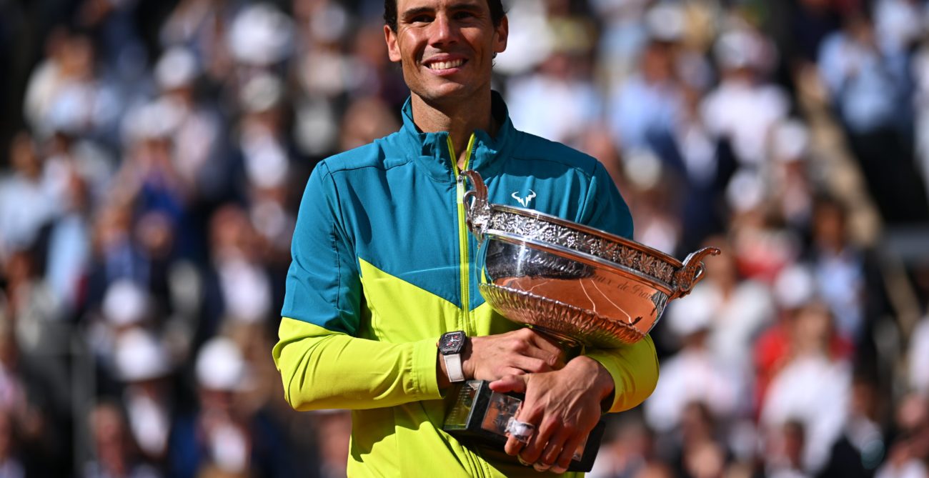 Rafael Nadal holds the Roland-Garros trophy.