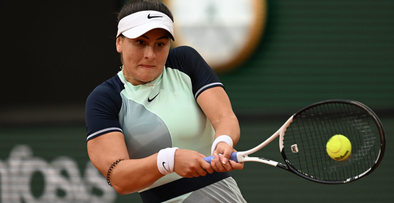 Bianca Andreescu hits a backhand.