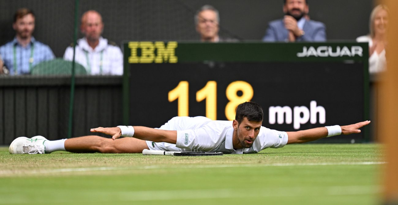 Djokovic flying pose