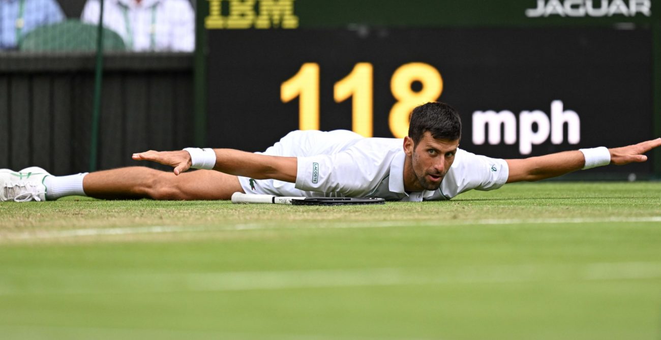 Djokovic flying pose