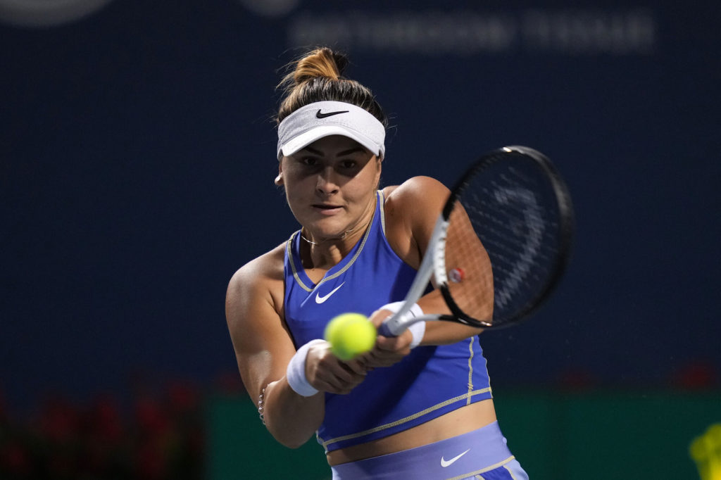 Andreescu hits a backhand