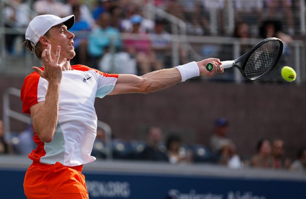 Shapovalov forehand