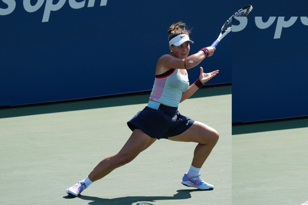 Andreescu hits forehand