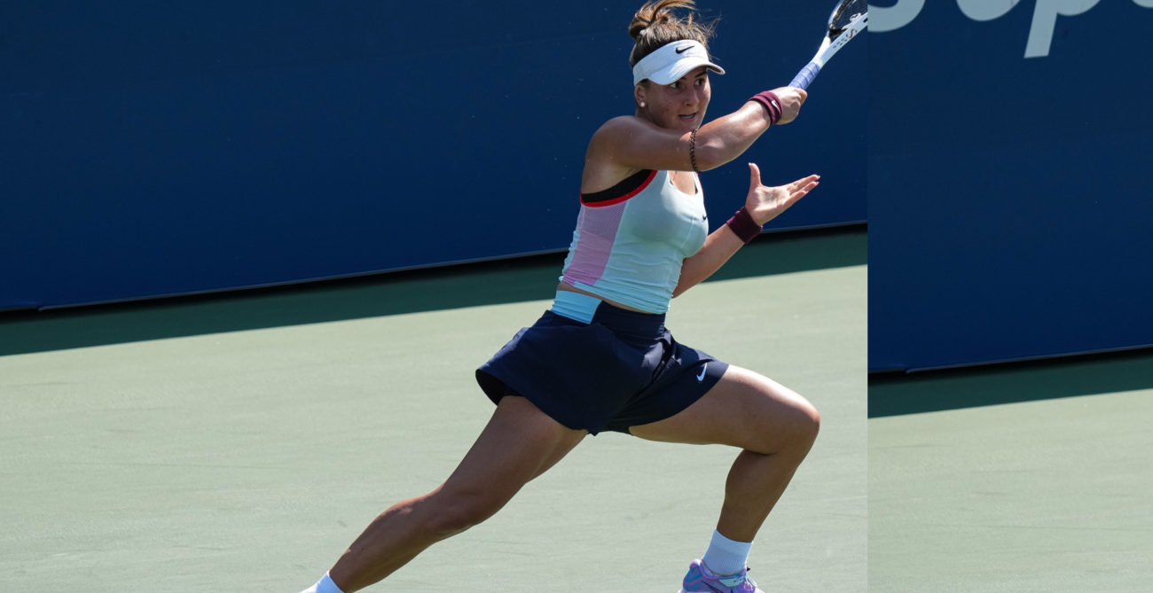 Andreescu hits forehand
