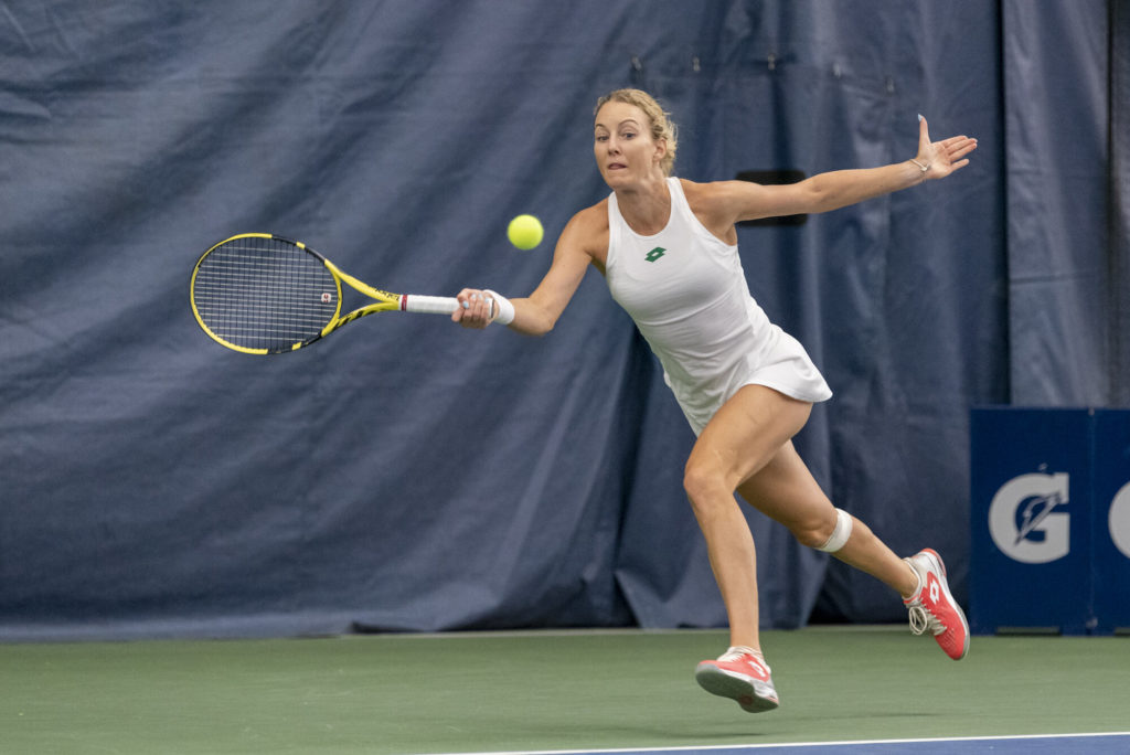 Radwanska stretch forehand
