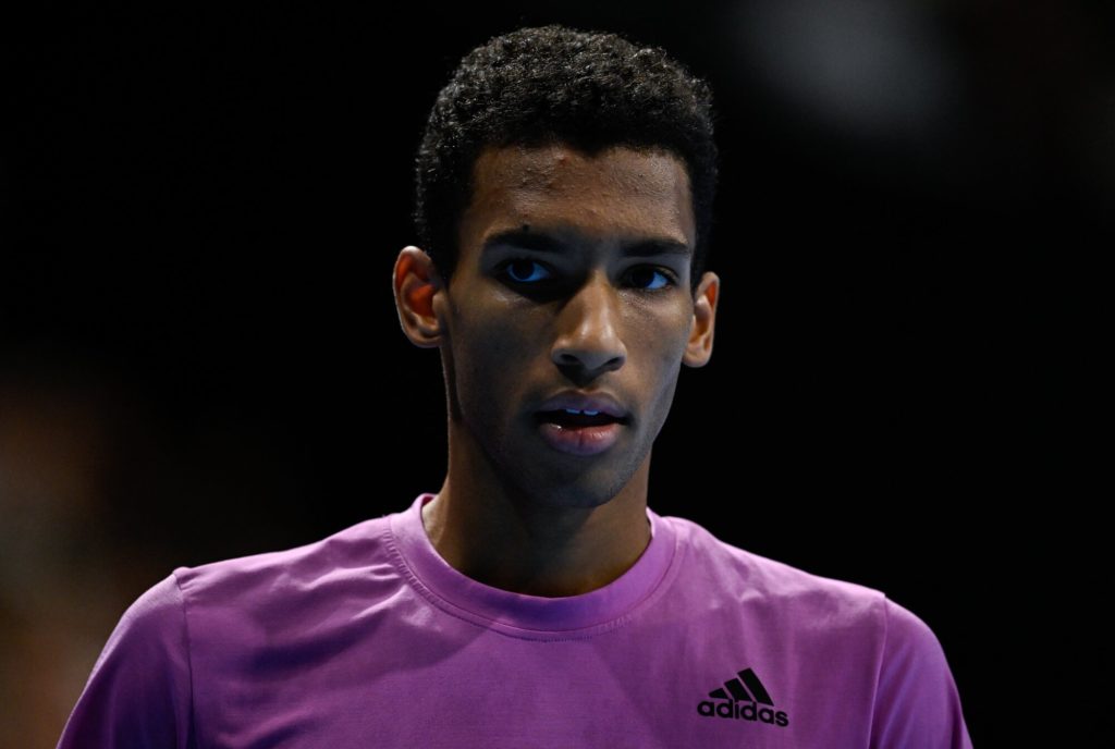 Auger-Aliassime look