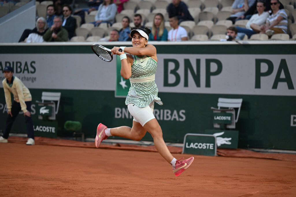 Andreescu backhand pose