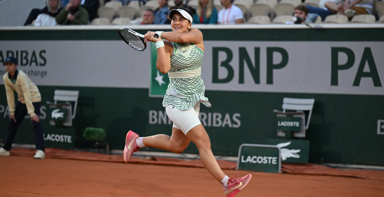 Andreescu backhand pose