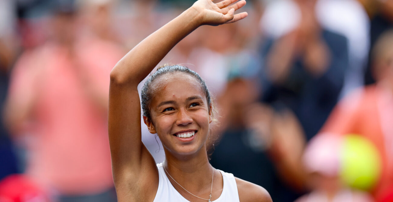 Leylay Annie Fernandez waves to the crowd.