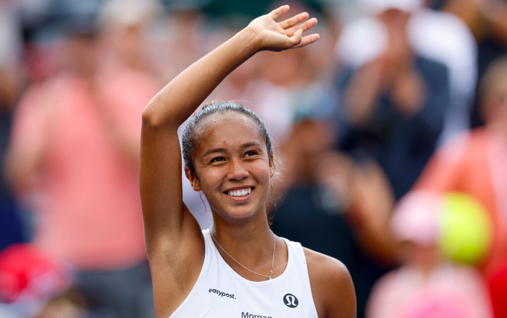 Leylay Annie Fernandez waves to the crowd.