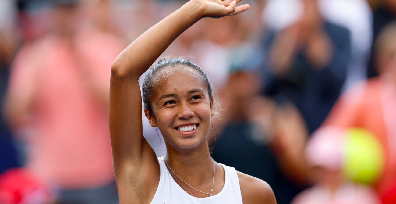 Leylay Annie Fernandez waves to the crowd.