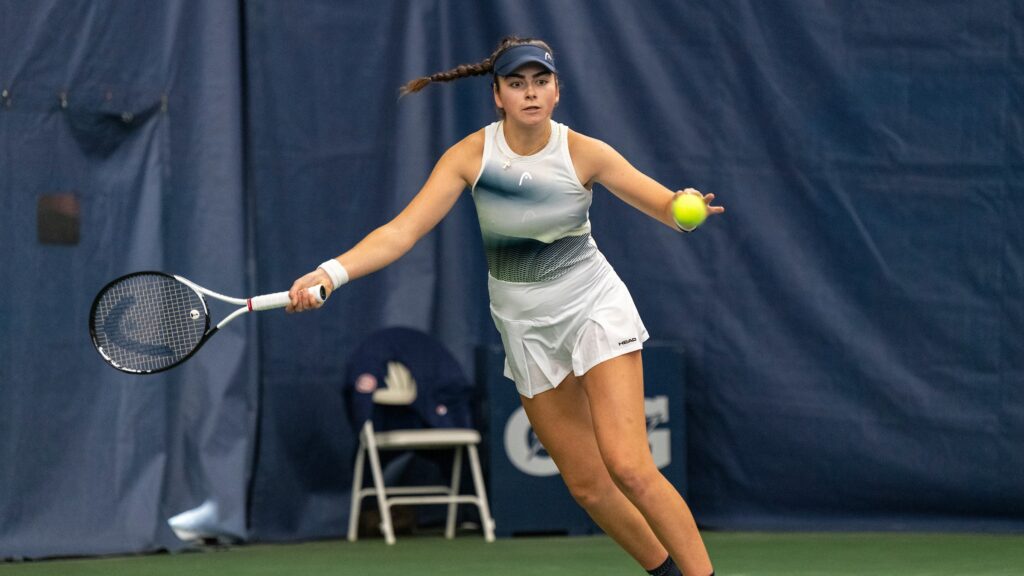 Marina Stakusic playing at the Tevlin Challenger