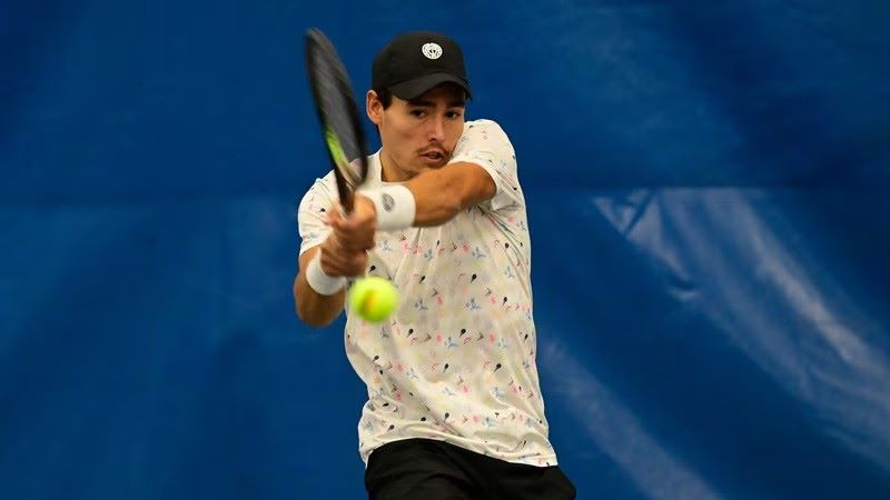Charles Broom playing tennis at Saint-Augustin tournament