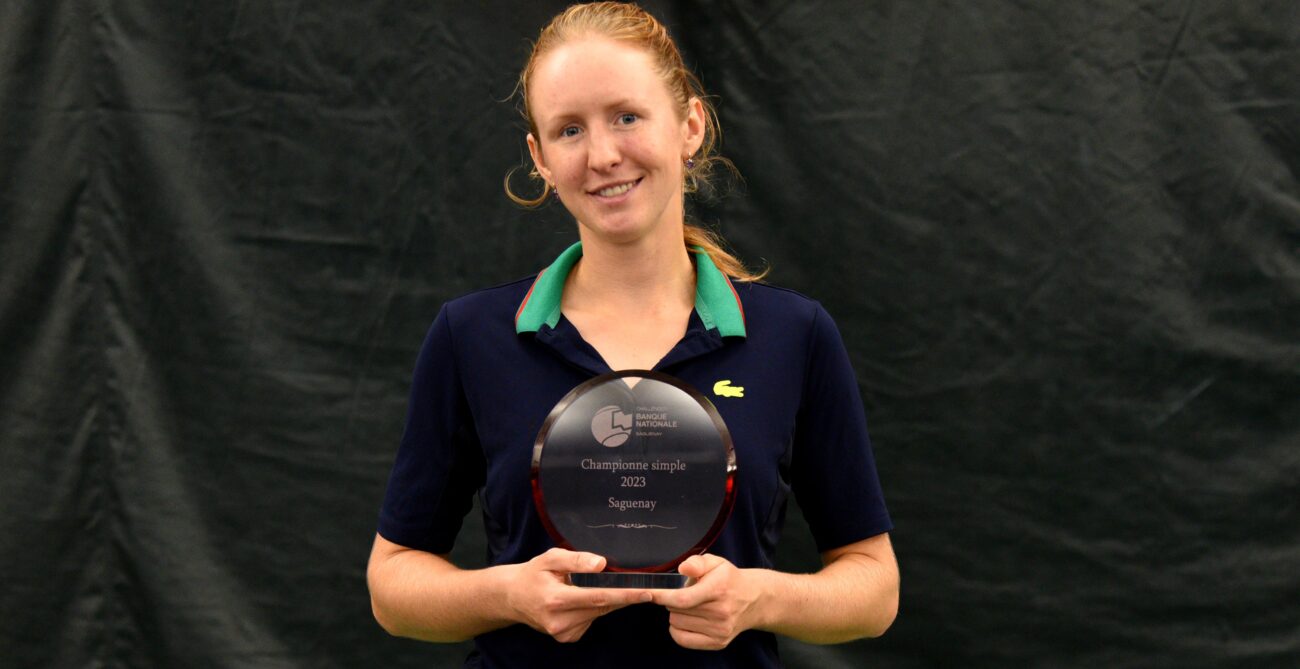 Katherine Sebov holds the trophy in Saguenay in 2023.