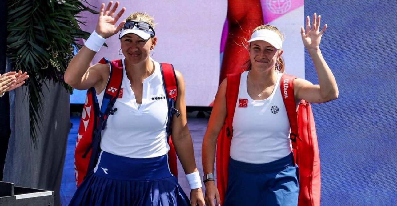 Dabrowski + Routliffe entering match
