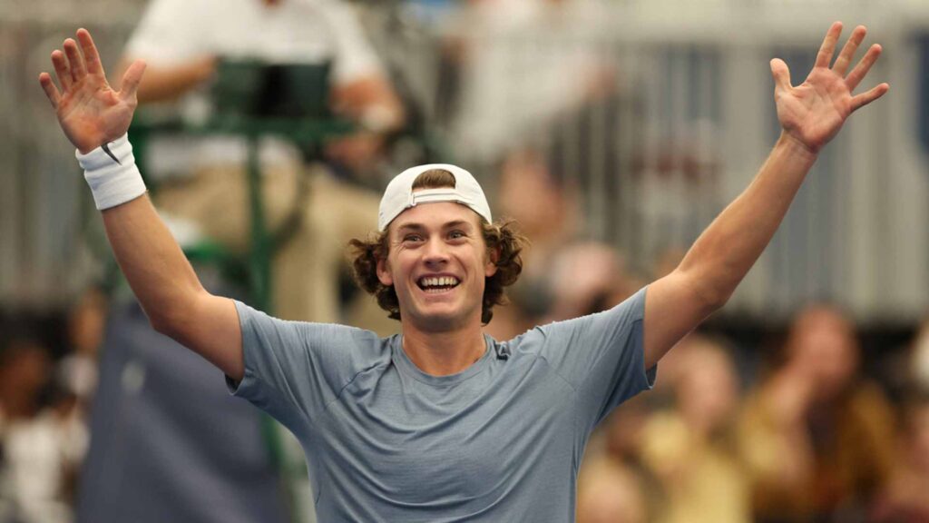 Liam Draxl celebrates winning ATP Challenger in Calgary