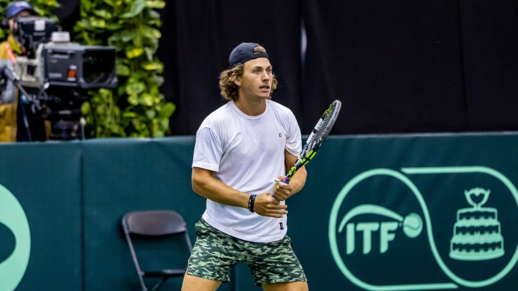 Liam Draxl prepares for a return in practice. He is playing this week at the ITF event in Laval, QC.